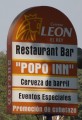 Was auf den ersten Blick wie ein Kölner Szene-Laden der härteren Ganghart aussieht, ist ein in Wirklichkeit ein harmloses Restaurant in der Nähe des Popokatépetl (Mexiko).