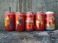 Bei so netten Pinups trinkt man gerne ein Bierchen mehr, um rauszufinden, was die nächste Dose zu bieten hat.
